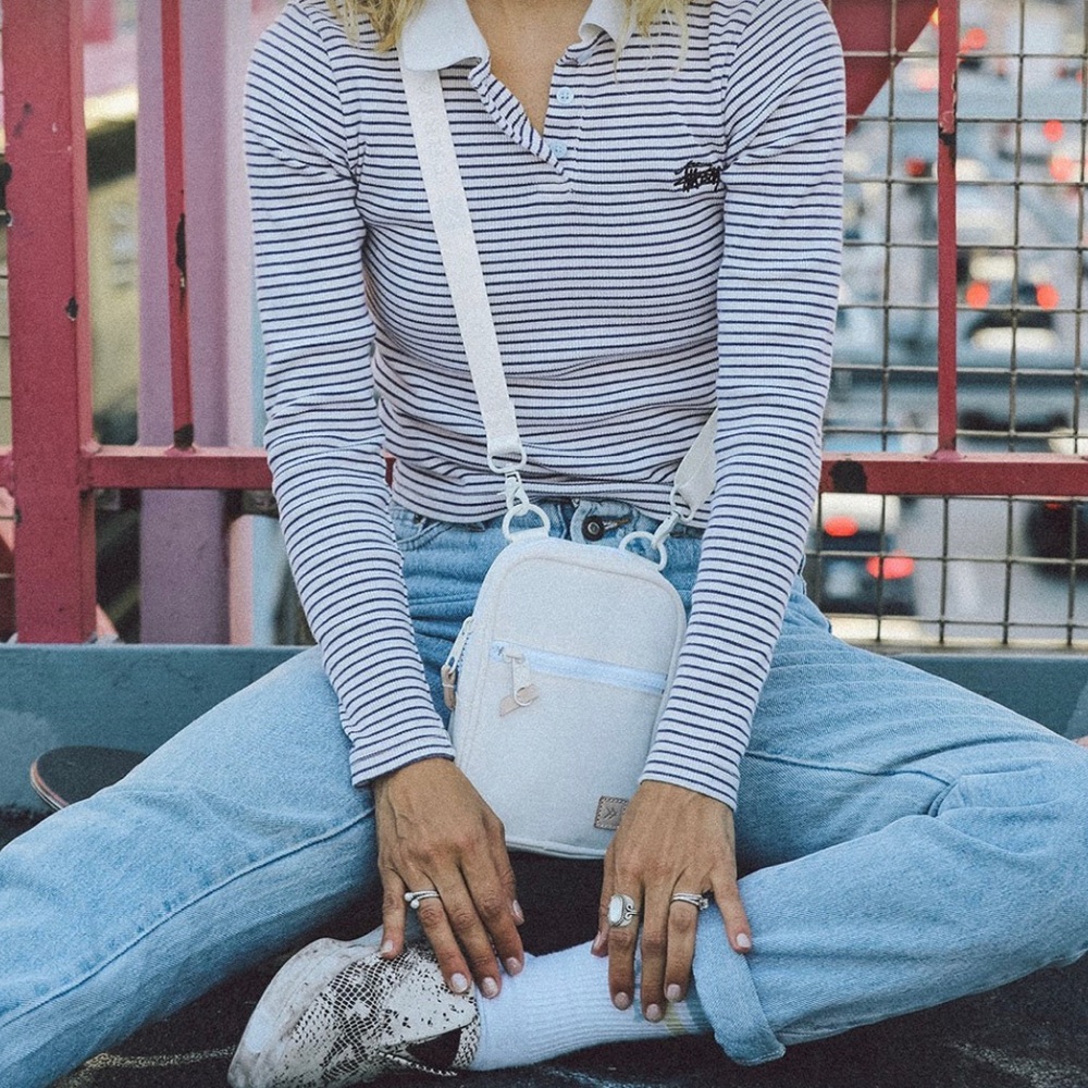 ⚡️🖤 THREAD Off White Crossbody Bag